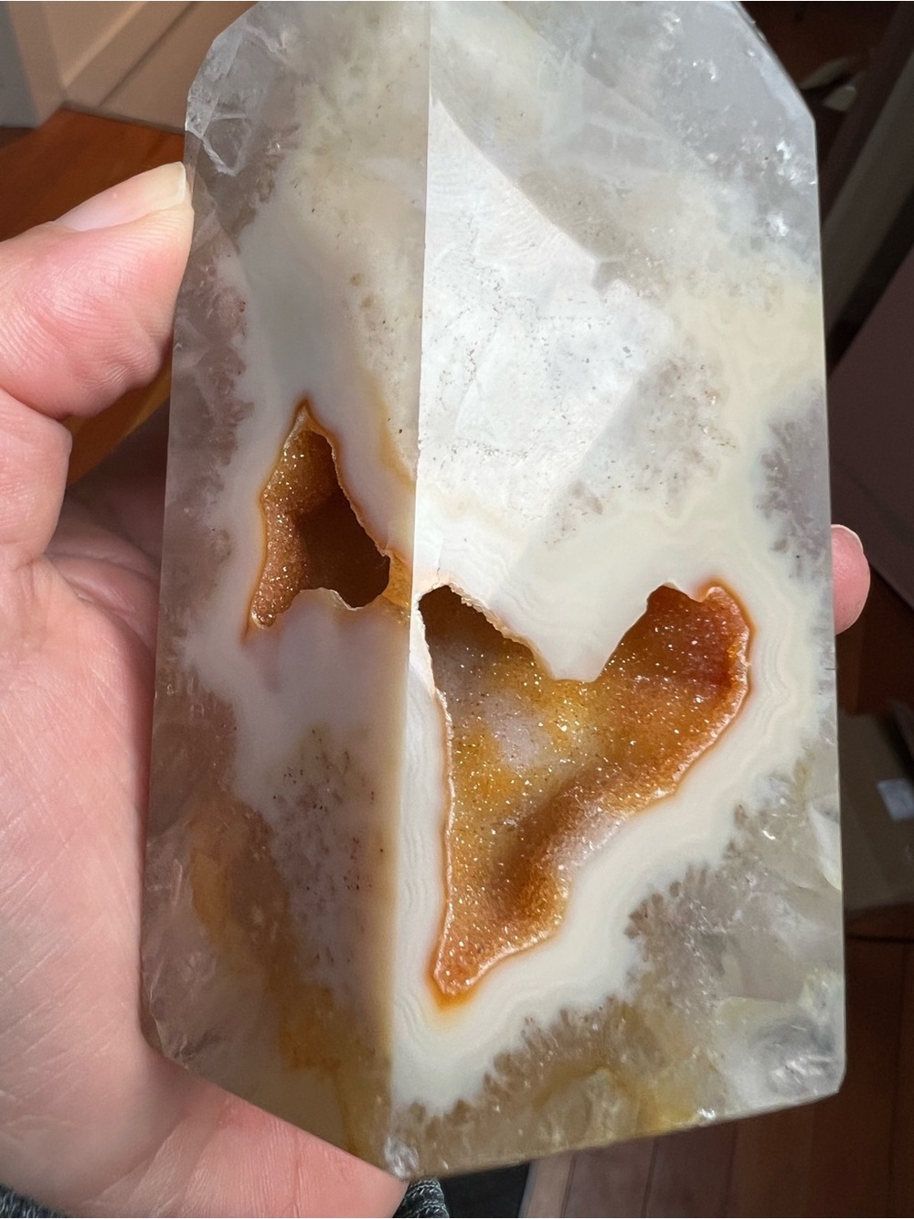 Polished Agate tower with Amber druzy cave - Picture 5 of 7
